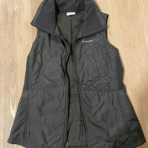Columbia Women's Black Vest